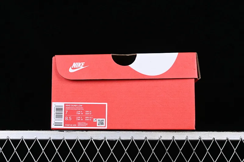 All categories Nk SB Dunk series Nk SB Dunk Low low-top sneakers Nk Dunk Low "Midnight Navy" blue and white SB low-top sports and leisure sneakers FD9749-400